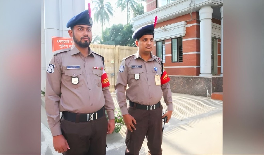 পুলিশ সদস্যদের প্রত্যাশা পুরনো পোশাক ফেরত পুলিশ সদস্যদের প্রত্যাশা পুরনো পোশাক ফেরত