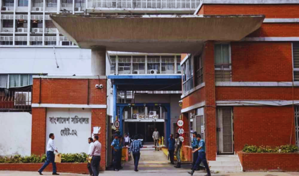 প্রশাসনে সমন্বয়হীনতায় সেবাপ্রার্থীদের ভোগান্তি প্রশাসনে সমন্বয়হীনতায় সেবাপ্রার্থীদের ভোগান্তি