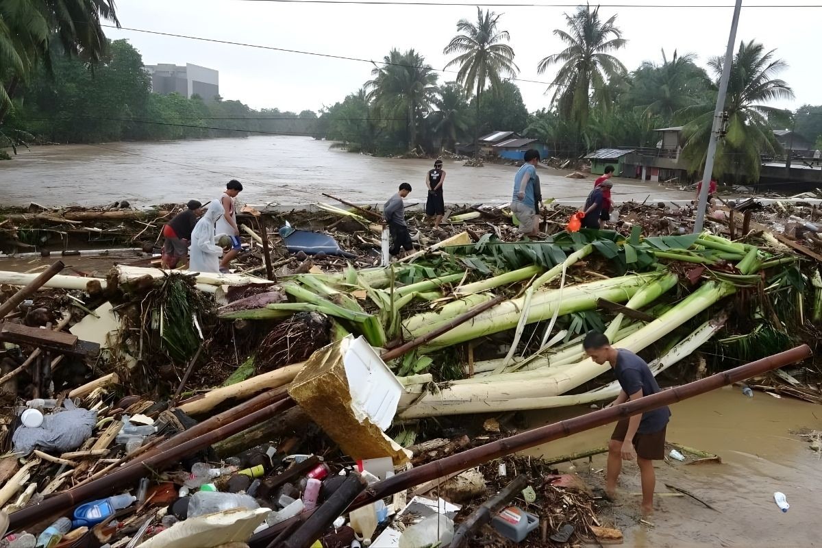 ফিলিপাইনে ঘূর্ণিঝড়ে প্রাণহানি ১২, ক্ষতিগ্রস্ত ২ লাখের বেশি