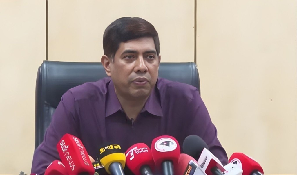 বঙ্গভবনের কর্মকর্তার গ্রেপ্তারের তথ্য জানিয়েছে ডিবি