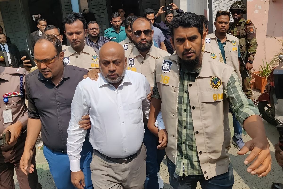 বরিশালে আইনজীবী সংঘর্ষে উত্তেজনা বৃদ্ধি