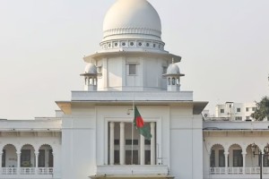 বরিশালে বিচারকের এজলাসে হট্টগোল: ৯ আইনজীবীর আদালত অবমাননা