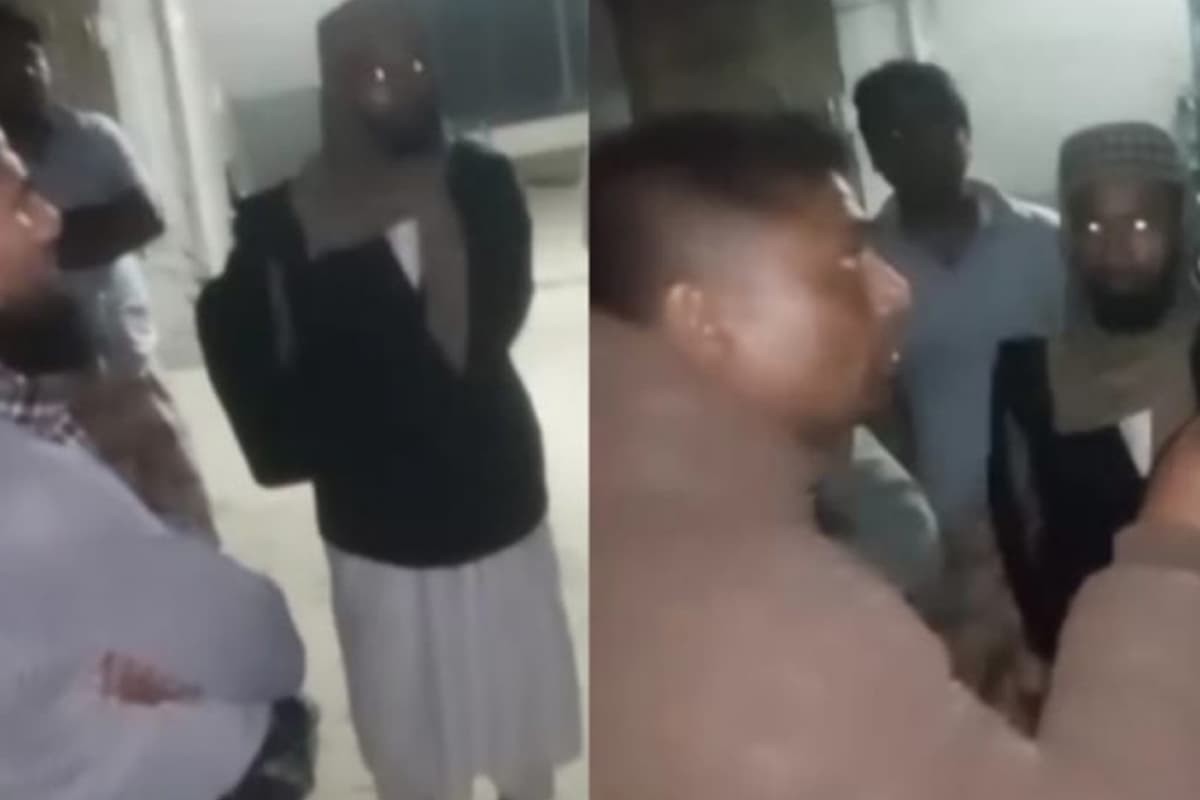 বরিশালের ভোটকেন্দ্রে চার সহকারী কর্মকর্তা বরখাস্ত