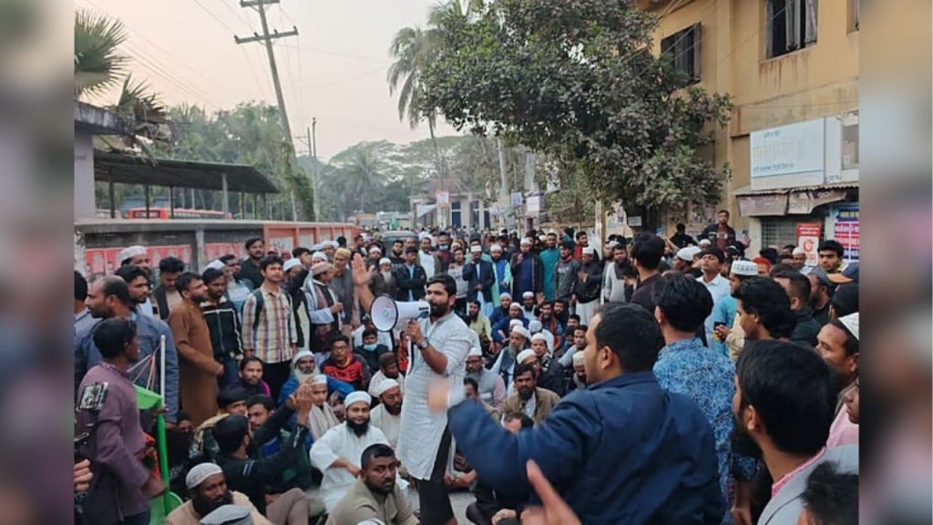 বাউফলে জামায়াত বিএনপি সংঘর্ষে আহত অর্ধশত উত্তপ্ত জনপদ বাউফলে জামায়াত-বিএনপি সংঘর্ষে আহত অর্ধশত, উত্তপ্ত জনপদ