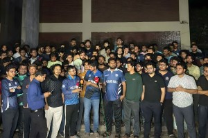 বুয়েট ক্যাম্পাসে অরাজনৈতিকতা রক্ষার দাবিতে বিক্ষোভ