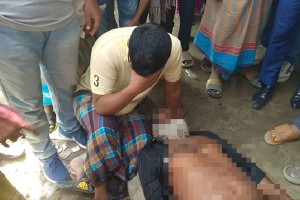 বৃদ্ধ ভোটারের মৃত্যু কেন্দ্রে ভোটার স্লিপে