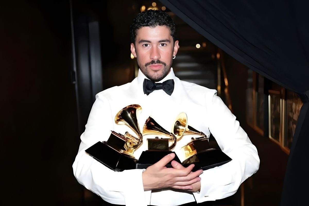 ব্যাড বানি দখল করল সান অ্যান্টোনিও