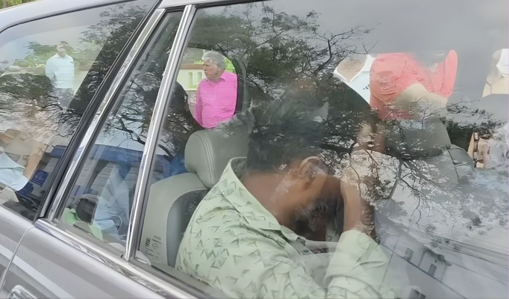 ভারতে বড় হামলার ষড়যন্ত্রে আট গ্রেপ্তার ভারতে বড় হামলার ষড়যন্ত্রে আট গ্রেপ্তার