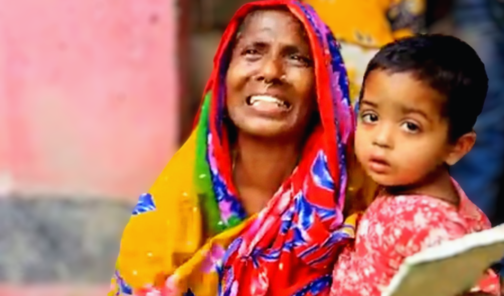 ভোলায় মায়ের হাতে টাকা দিয়ে শিশু অপহরণ ভোলায় মায়ের হাতে টাকা দিয়ে শিশু অপহরণ