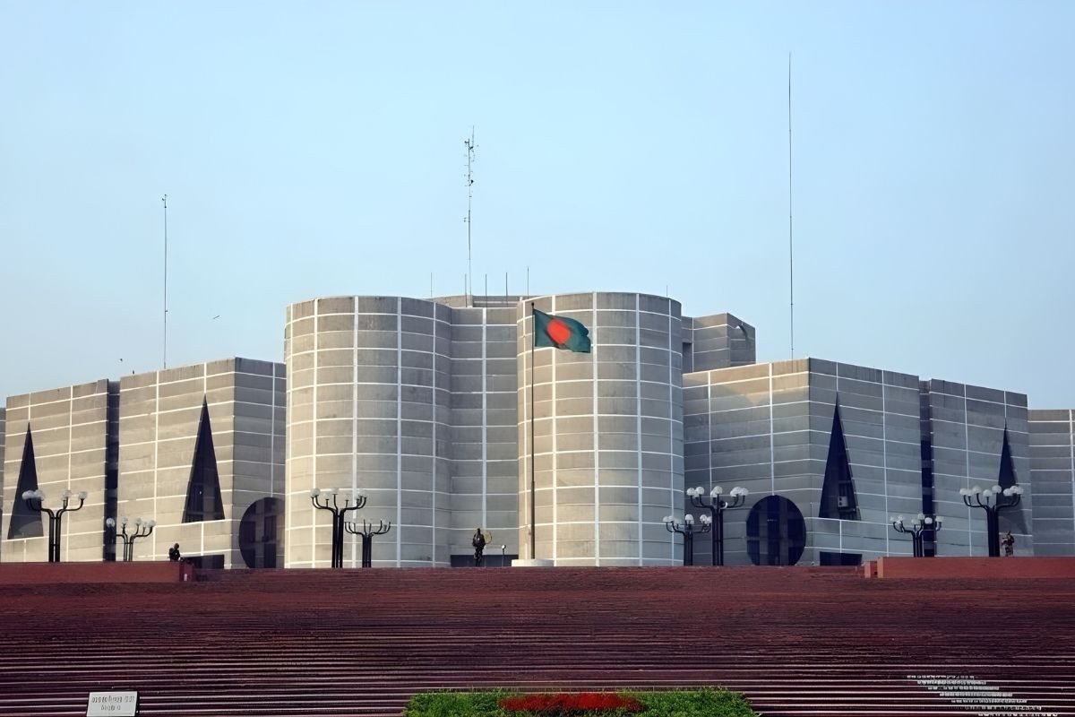 মঙ্গলবার সংসদের দক্ষিণ প্লাজায় শপথ নেবে নতুন মন্ত্রিসভা