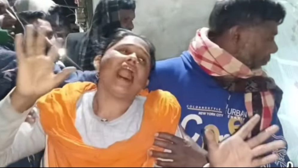 মা-ছেলের প্রেম ঝগড়ায় হত্যাকাণ্ডের ছায়া
