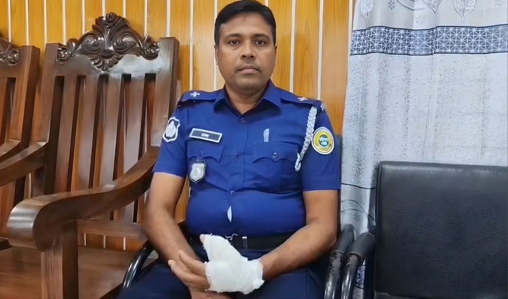 মাদককারবারে পুলিশের এসআই আহত মাদককারবারে পুলিশের এসআই আহত
