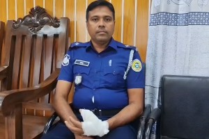 মাদককারবারে পুলিশের এসআই আহত