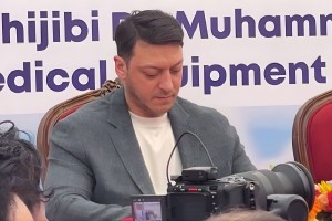 মেসুত ওজিল ঢাকায়: টীকা উদ্বোধন ও রোহিঙ্গা সফর