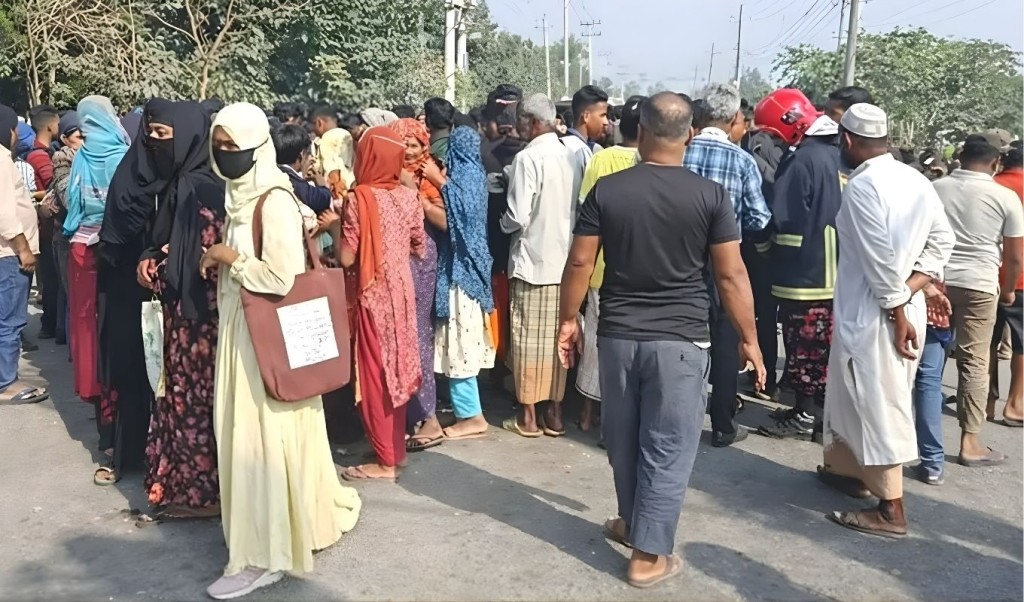 মেয়েকে মাদ্রাসা দিয়ে ফেরার পথে প্রাণ হারালেন মা মেয়েকে মাদ্রাসা দিয়ে ফেরার পথে প্রাণ হারালেন মা