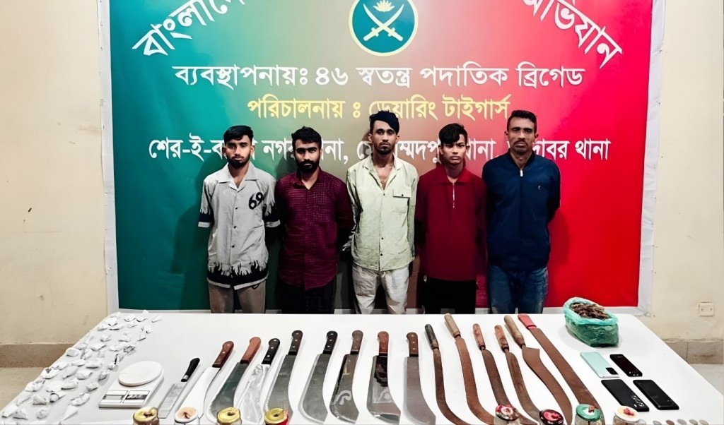 মোহাম্মদপুরে হত্যা মামলার পাঁচ আসামি গ্রেপ্তার মোহাম্মদপুরে হত্যা মামলার পাঁচ আসামি গ্রেপ্তার