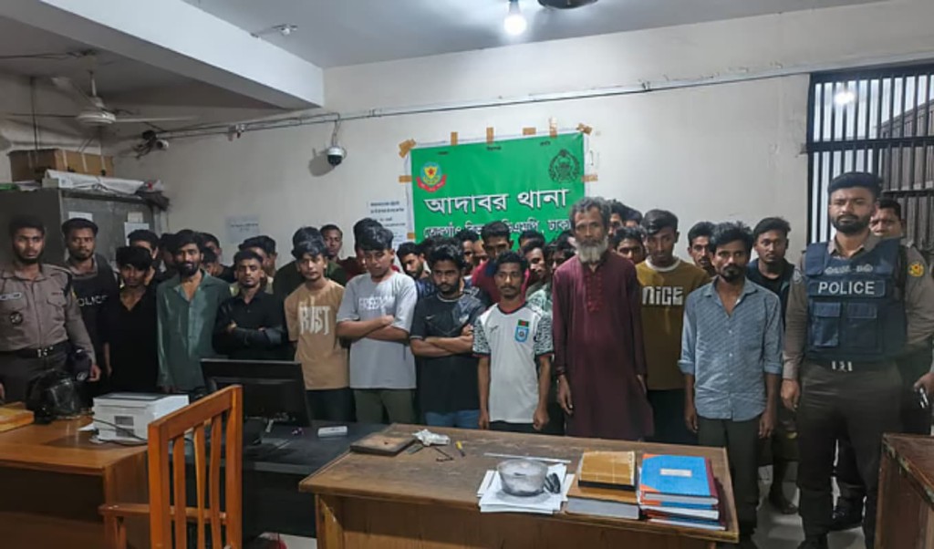 মোহাম্মদপুর–আদাবরে পুলিশের চার ঘণ্টার অভিযান