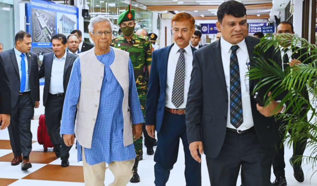 যমুনা ছাড়লেন ড. মুহাম্মদ ইউনূস গৃহযাত্রা শুরু 2 যমুনা ছাড়লেন ড. মুহাম্মদ ইউনূস, গৃহযাত্রা শুরু