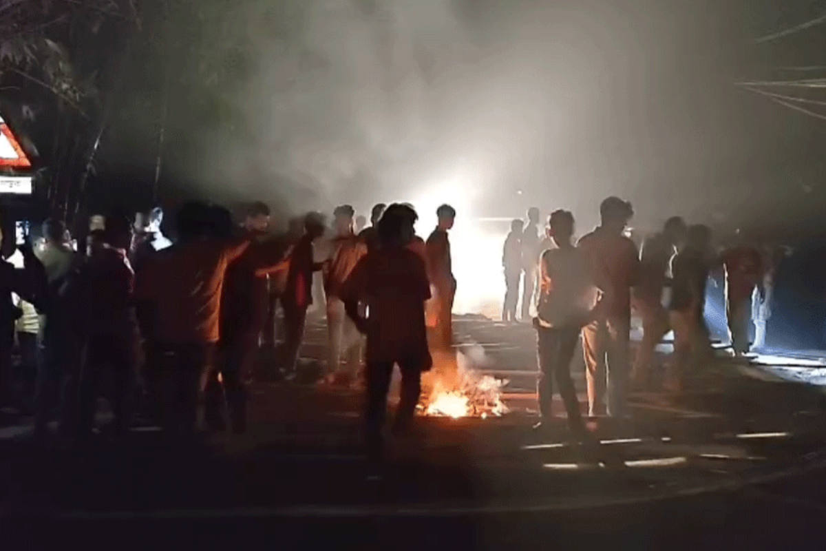 লক্ষ্মীপুরে রিকশা চুরি: পুলিশ-এলাকাবাসী সংঘর্ষে আহত ১৫