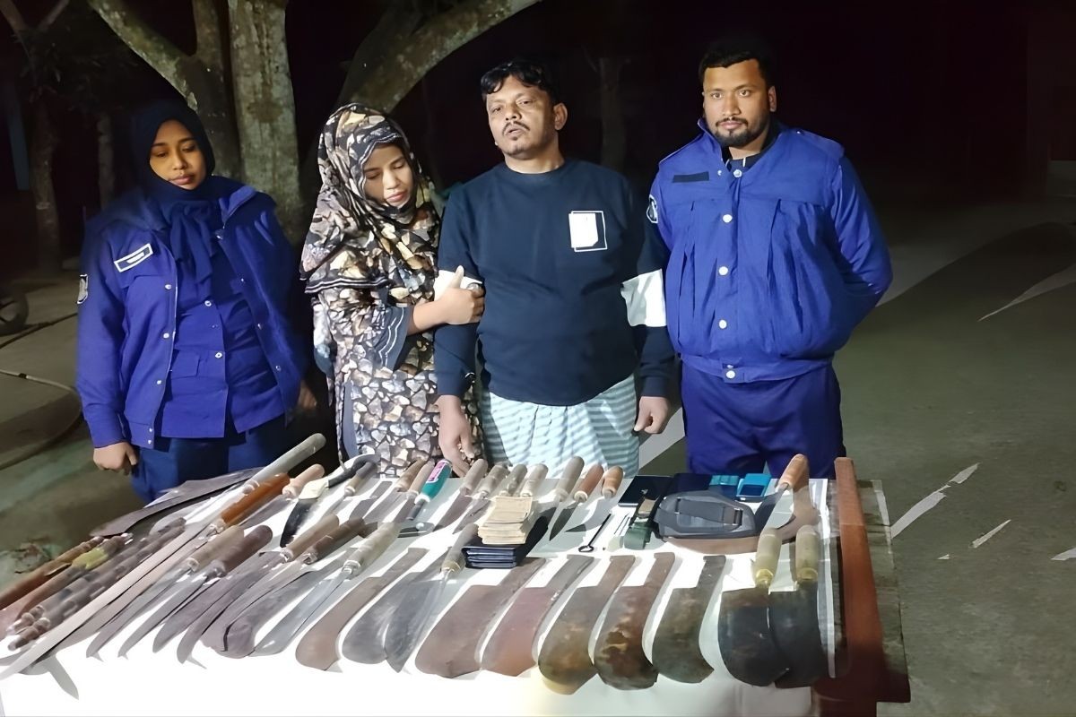 শরীয়তপুরে অস্ত্রসহ সাবেক চেয়ারম্যান আটক