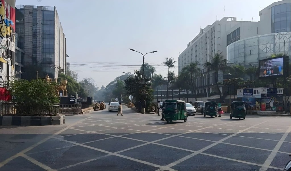 শাহবাগ ইন্টারকন্টিনেন্টালে জোরদার পুলিশি নিরাপত্তা শাহবাগ-ইন্টারকন্টিনেন্টালে জোরদার পুলিশি নিরাপত্তা