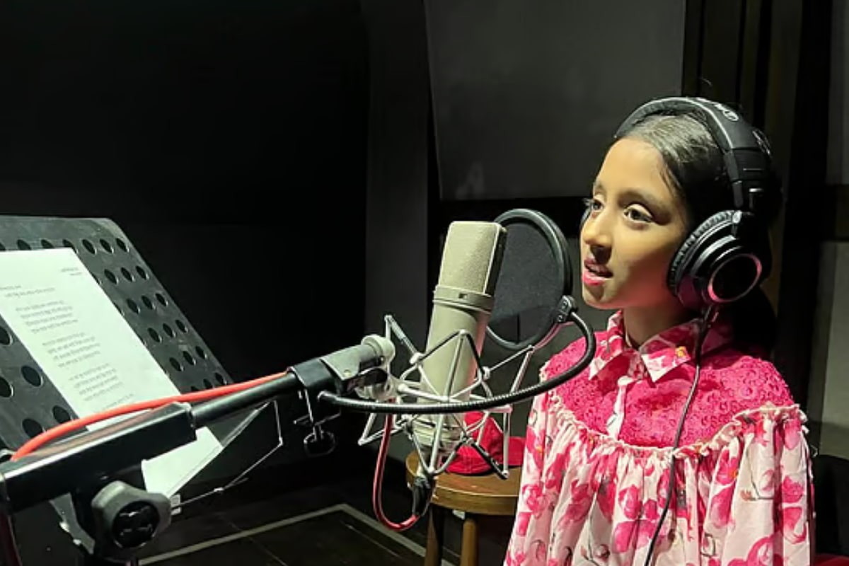 শিশু গানের মাধ্যমে প্রাপ্তবয়স্কদের আচরণ দর্শন