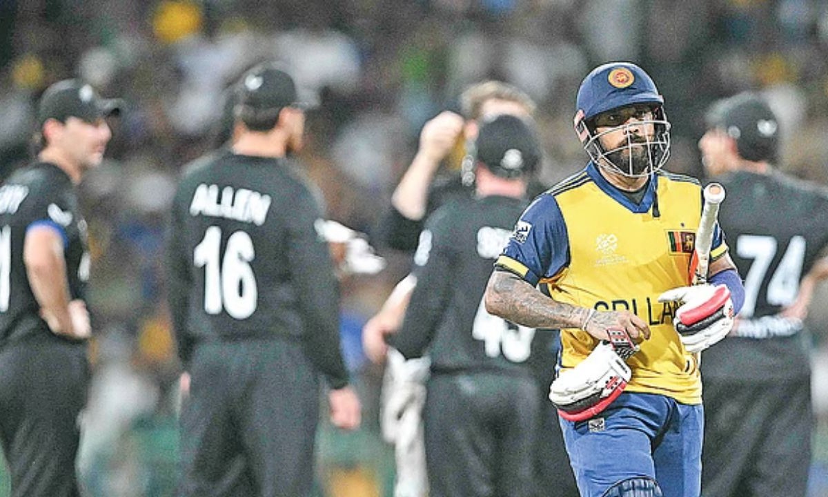 শ্রীলঙ্কাকে উড়িয়ে বিশ্বকাপের সেমিফাইনালের পথে কিউইরা