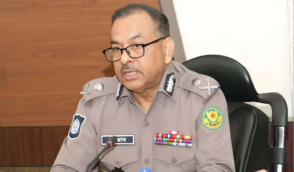 সংঘর্ষে আহত ১৬ পুলিশ ডিএমপির বক্তব্য সংঘর্ষে আহত ১৬ পুলিশ, ডিএমপির বক্তব্য