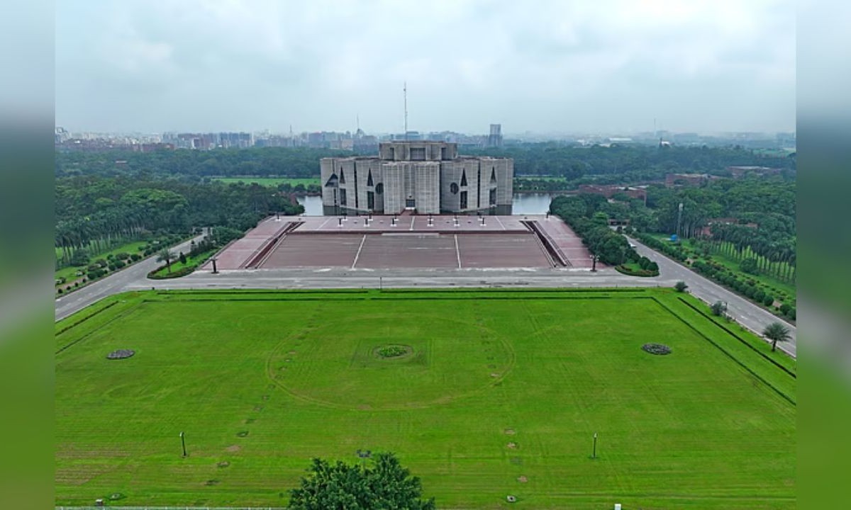 সংসদ ভবনের দক্ষিণ প্লাজায় নতুন মন্ত্রিসভার শপথ অনুষ্ঠান