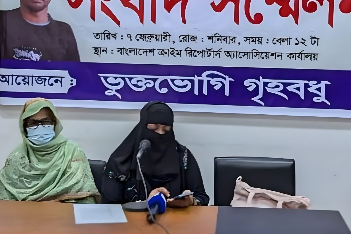 স্বামীর হুমকি ও প্রতারণায় আতঙ্কিত স্ত্রী