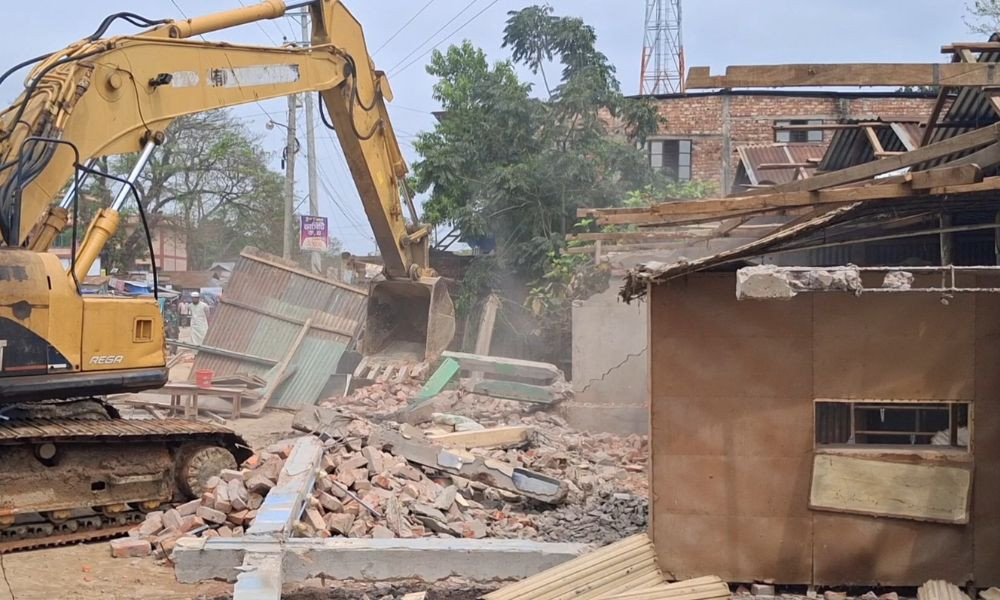 দুর্গাপুরে উচ্ছেদ অভিযান: ৩৫ অবৈধ দোকান ধ্বংস