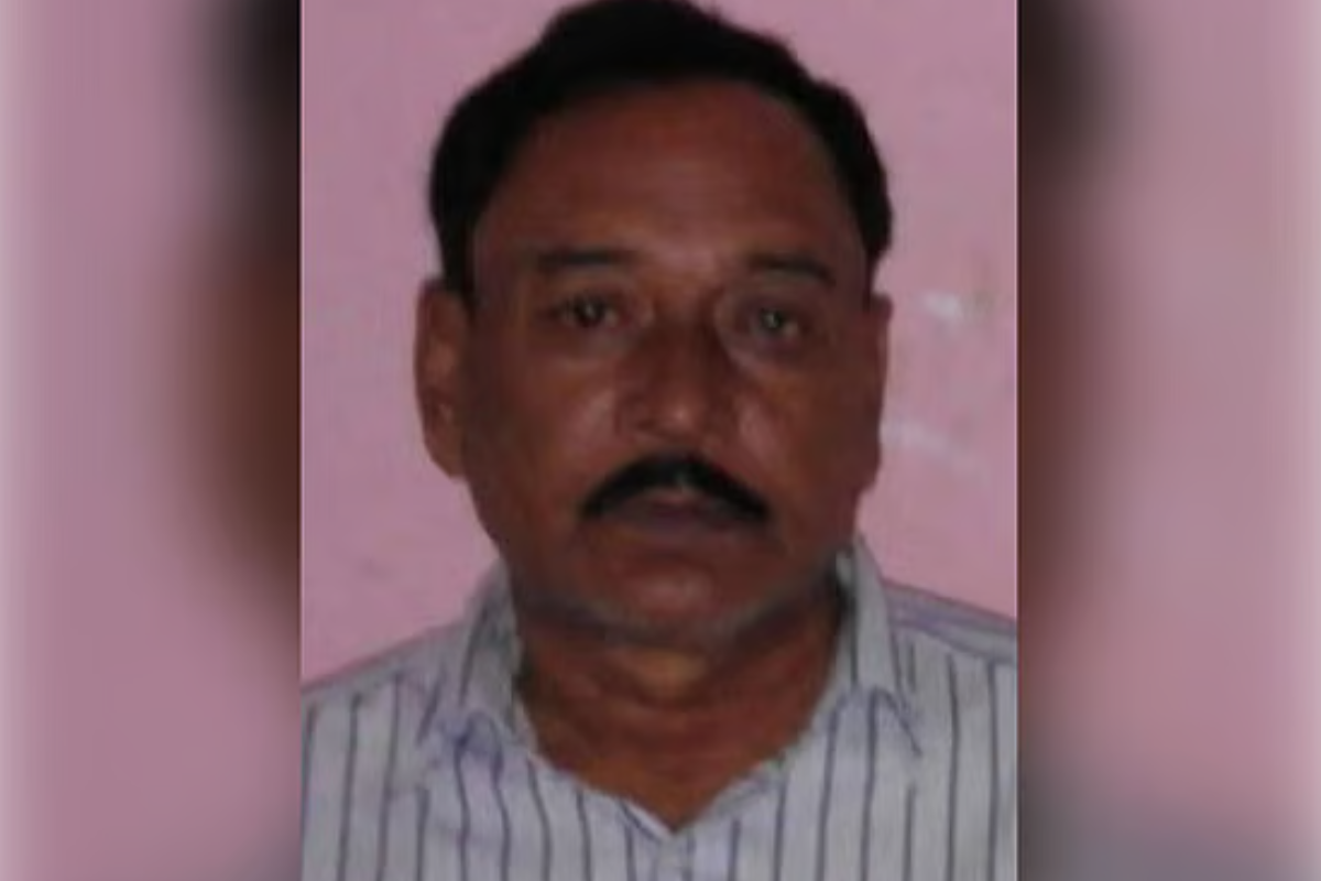 পিকআপ ভ্যান নিয়ন্ত্রণ হারিয়ে দোকানে ঢুকে বৃদ্ধের মৃত্যু