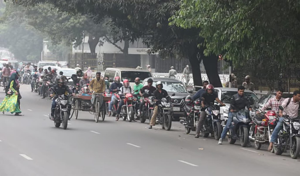 রাইড শেয়ার মোটরসাইকেল জ্বালানি তেল পাবে দিনে পাঁচ লিটার
