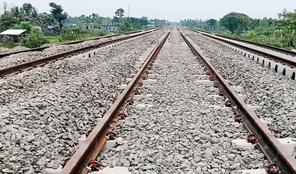 Tragic Fatality on Akhaura Railway Section মন্দবাগে ট্রেনের নিচে কাটা পড়ে নিহত ১