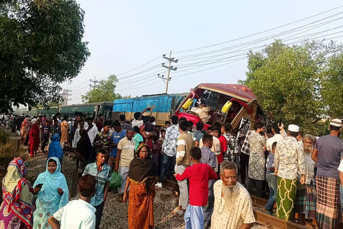কুমিল্লা দুর্ঘটনায় গেটম্যান বরখাস্ত, দুটি তদন্ত কমিটি গঠন