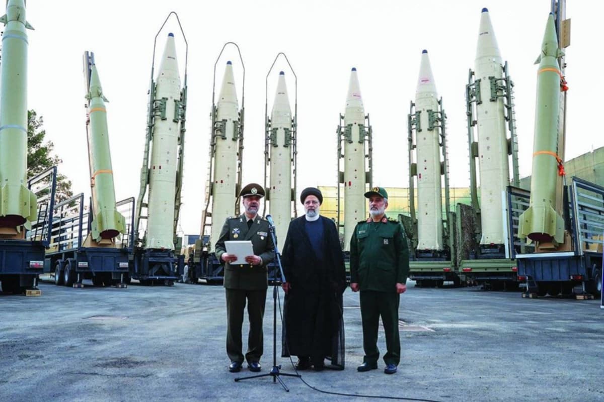 যুদ্ধে কী কী অস্ত্র ব্যবহার করছে ইরান?