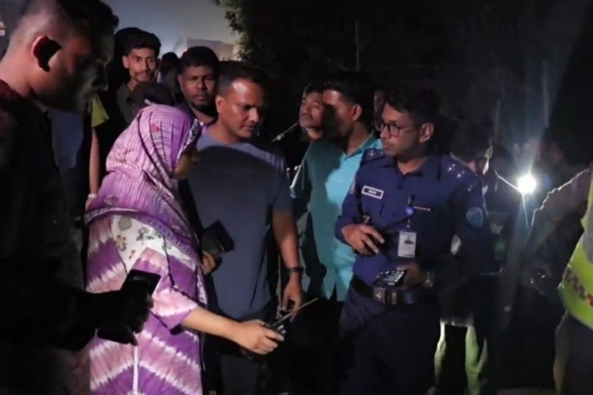 অটোরিকশা ছিনতাইয়ের সময় ছিনতাইকারীদের ধাক্কায় চালকের প্রাণহানি