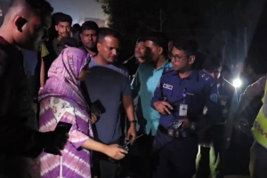 অটোরিকশা ছিনতাইয়ের সময় ছিনতাইকারীদের ধাক্কায় চালকের প্রাণহানি