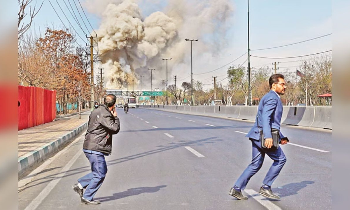 অনিশ্চয়তার আবর্তে মধ্যপ্রাচ্য: দীর্ঘমেয়াদি যুদ্ধের পথে অঞ্চলটি