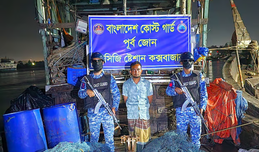 অবৈধ ট্রলিং বোট ও জালসহ জেলে আটক অবৈধ ট্রলিং বোট ও জালসহ জেলে আটক