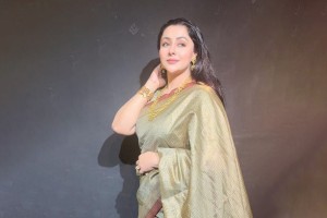 অমর একুশে বইমেলায় কণ্ঠশিল্পী ইভার কাব্যগ্রন্থ ‘চিঠি’