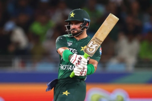 আইসিসির মাসের সেরা পাকিস্তানি ব্যাটার ফারহান