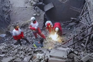 ইরানে ৩০০+ চিকিৎসাকেন্দ্র ও ৭৬০ স্কুলে ভয়াবহ হামলা