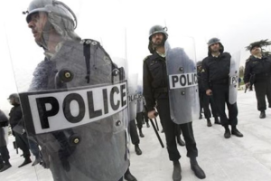 ইরানে পুলিশ হত্যায় তিনজনের ফাঁসি কার্যকর