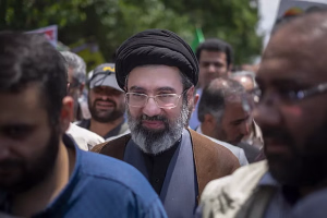 ইরানের নতুন নেতার হরমুজ নীতি কঠোর থাকবে