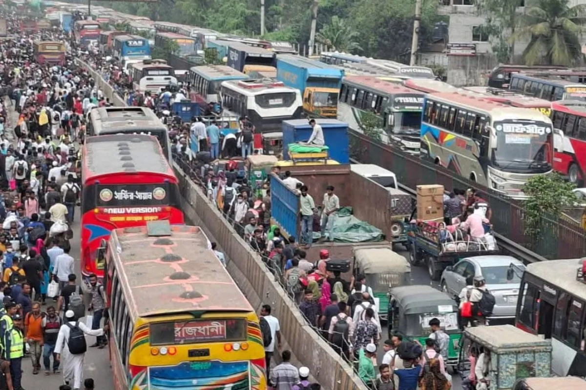 ঈদ যাত্রায় বাস-মিনিবাসে ১৪৮ কোটি টাকা অতিরিক্ত ভাড়া