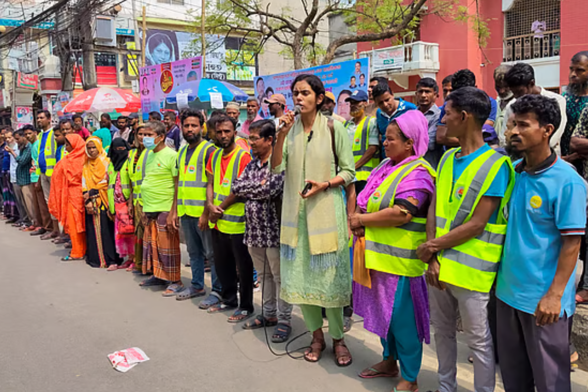 ঈদের আগে বেতন-বোনাসের দাবি, পরিচ্ছন্নতাকর্মীদের প্রতিবাদ