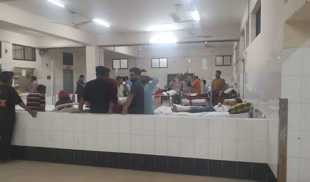 ঈদের দিনে মোটরসাইকেল দুর্ঘটনায় রোগীর চাপ বৃদ্ধি ঈদের দিনে মোটরসাইকেল দুর্ঘটনায় রোগীর চাপ বৃদ্ধি
