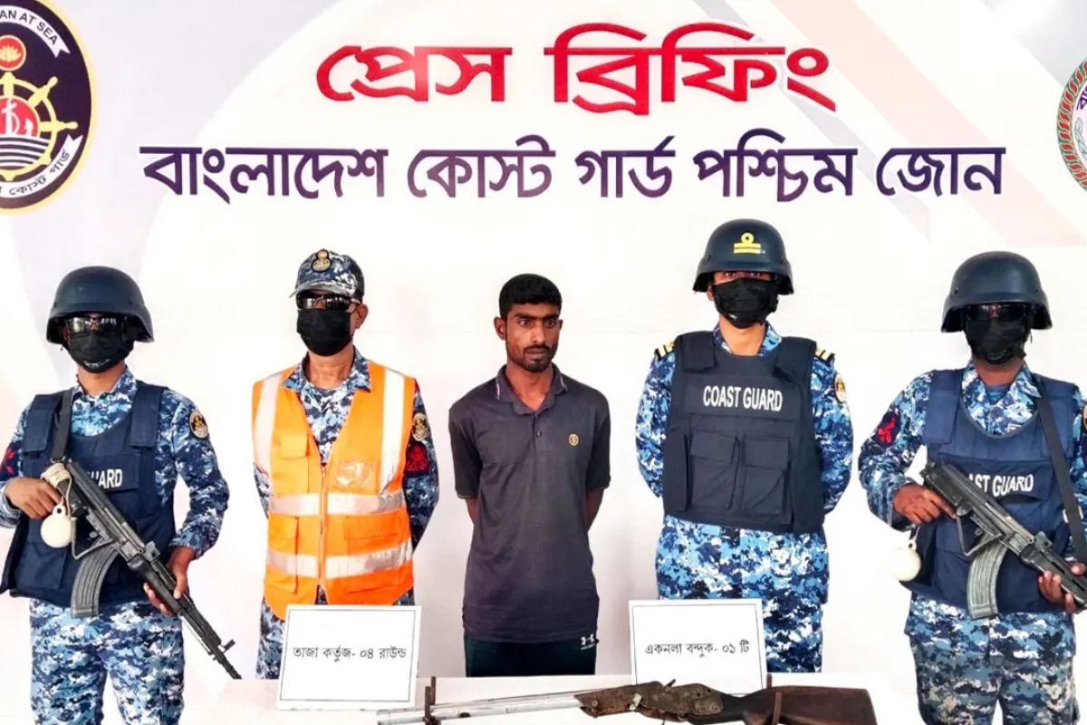 কুখ্যাত দয়াল বাহিনী সদস্য গ্রেফতার, অস্ত্র উদ্ধার