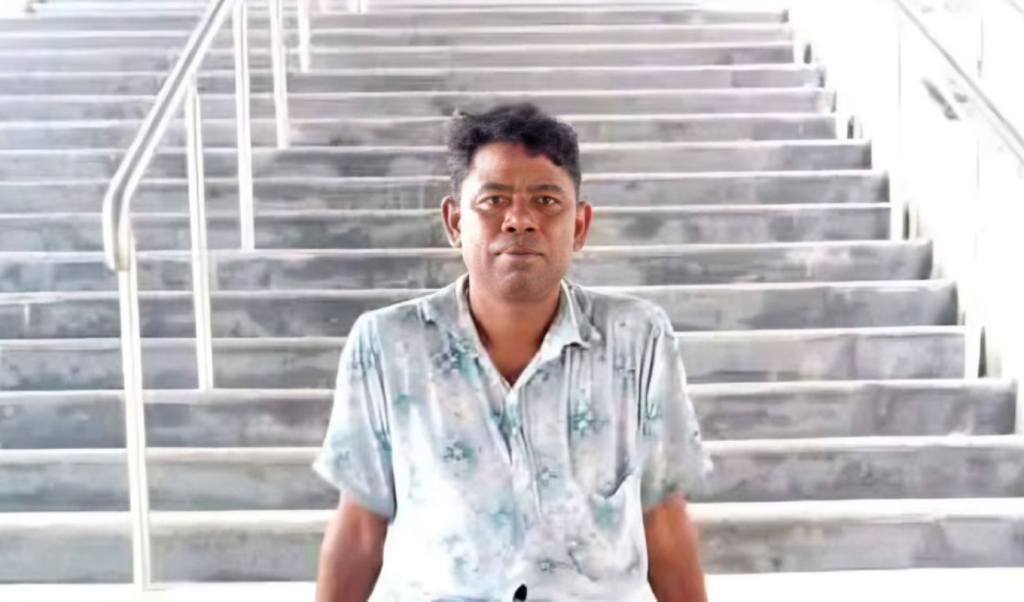 কৃষক লীগ নেতার ওপর হামলার পর নিজেই করলেন থানায় অভিযোগ আহত নেতা মারা গেছেন কৃষক লীগ নেতার ওপর হামলার পর নিজেই করলেন থানায় অভিযোগ, আহত নেতা মারা গেছেন